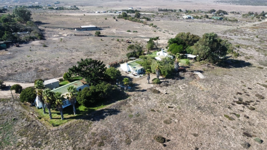 18 Bedroom Property for Sale in Trekoskraal Western Cape